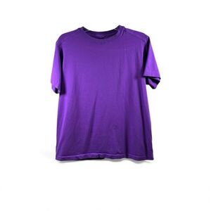 Lululemon Short Sleeve T Shirt in Purple Size L
